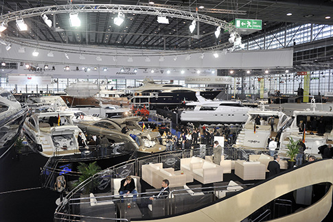 Bootsmesse-Saison 2012/13 – der große Laufsteg für die Welt des Wassersports Bootsmesse-Saison 2012/13 – der große Laufsteg für die Welt des Wassersports